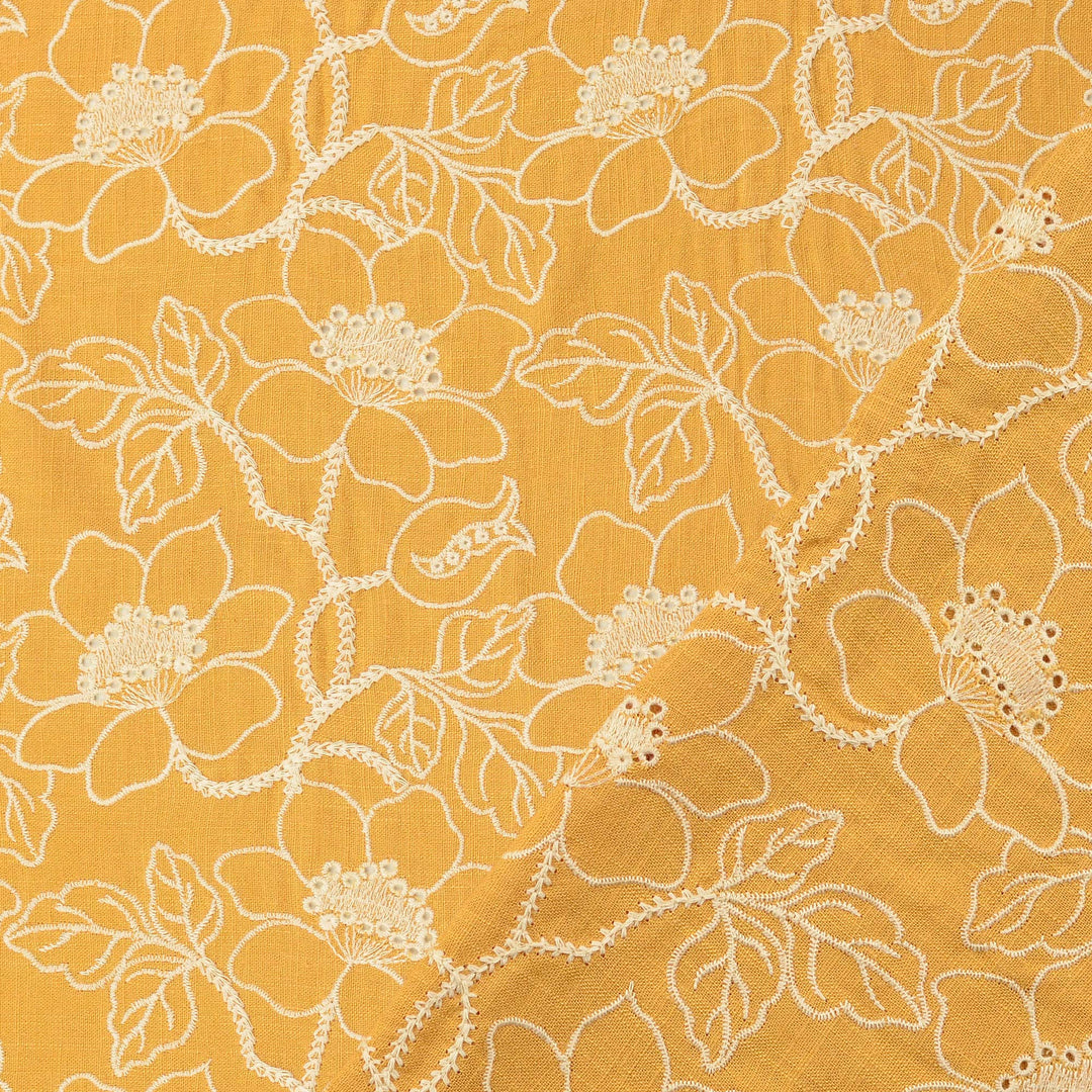 Tissu brodé- Fleurs sur fond jaune moutarde - Biner Pinaton