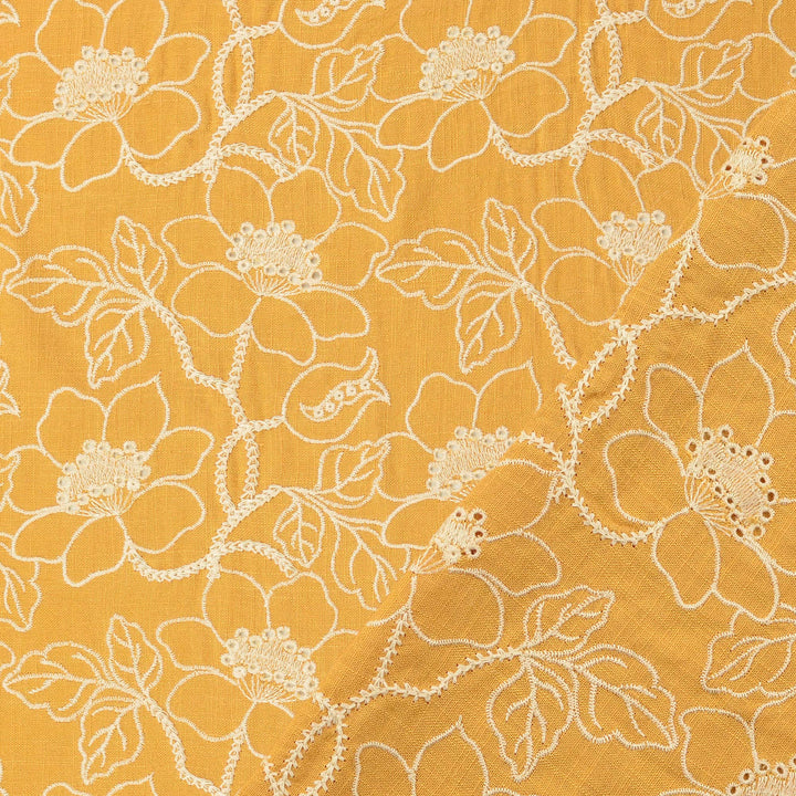 Tissu brodé- Fleurs sur fond jaune moutarde - Biner Pinaton