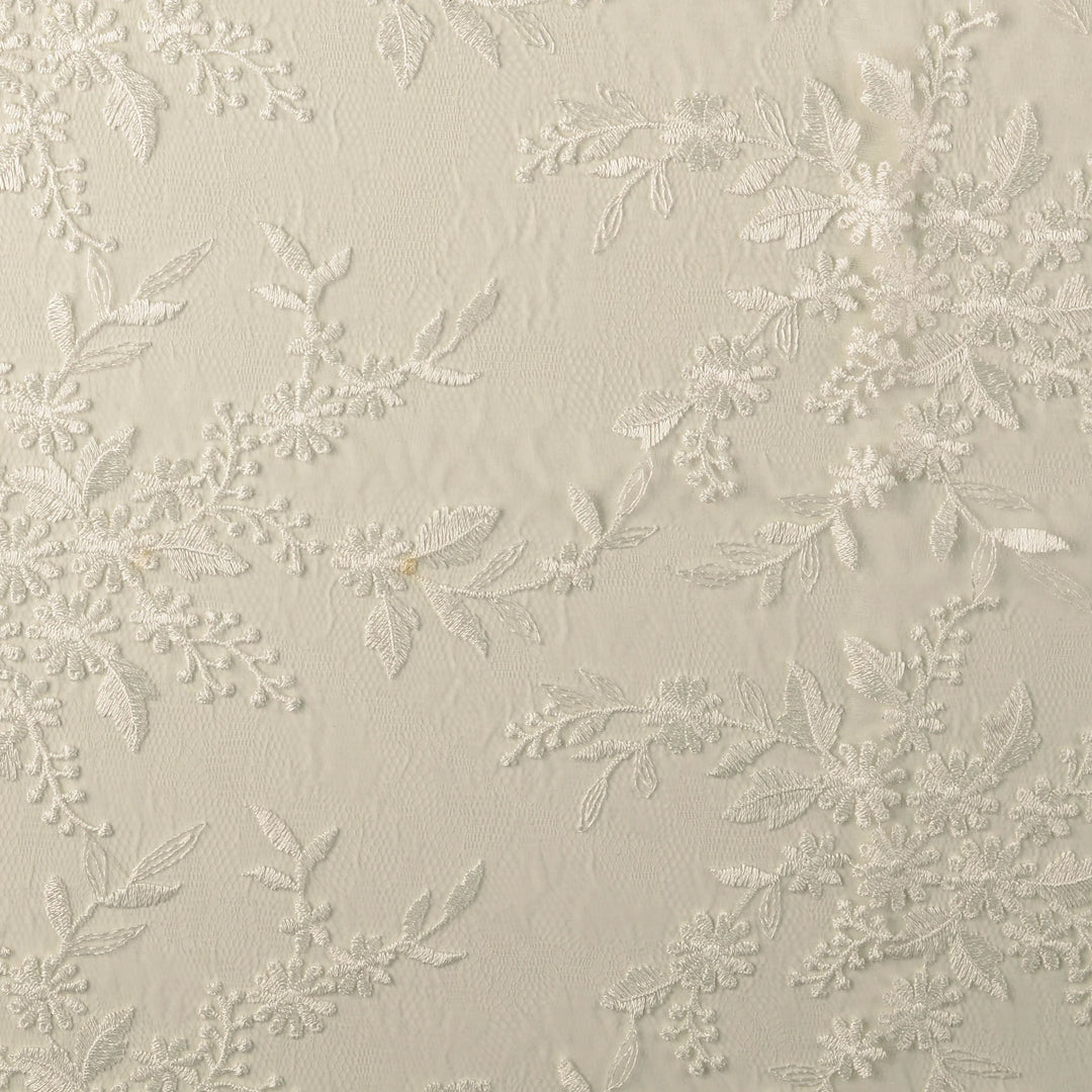 Tissu dentelle- Blanc à bord festonné - Biner Pinaton