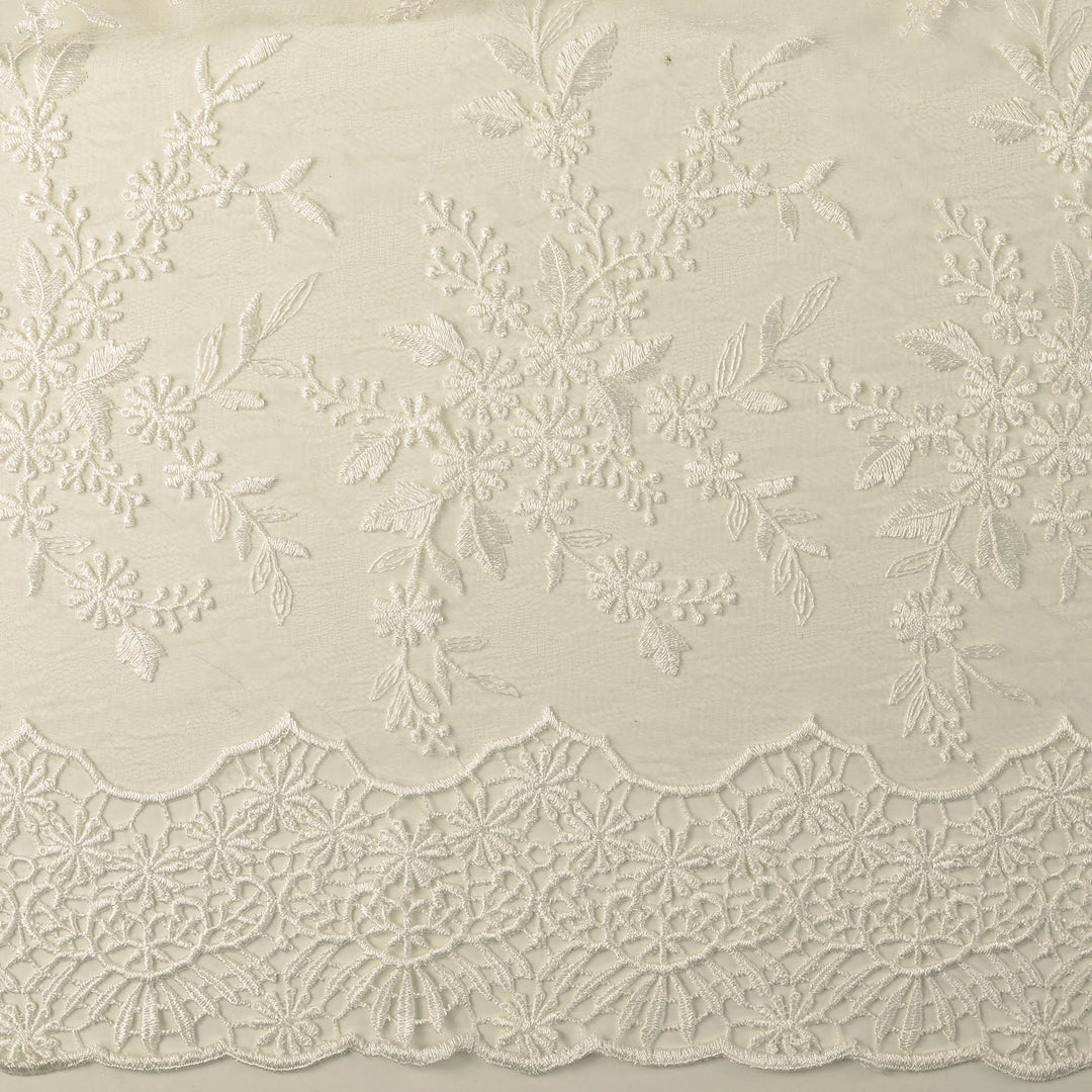 Tissu dentelle- Blanc à bord festonné - Biner Pinaton