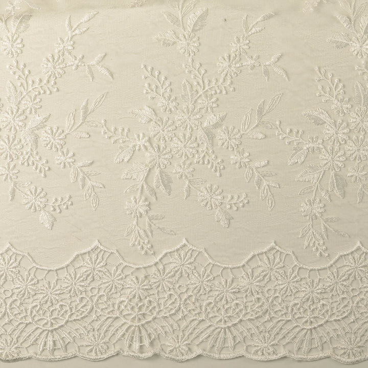 Tissu dentelle- Blanc à bord festonné - Biner Pinaton